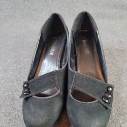 Classique Black Slip-On Dress Shoes – Women’s Size 9W – 2.5" Heel