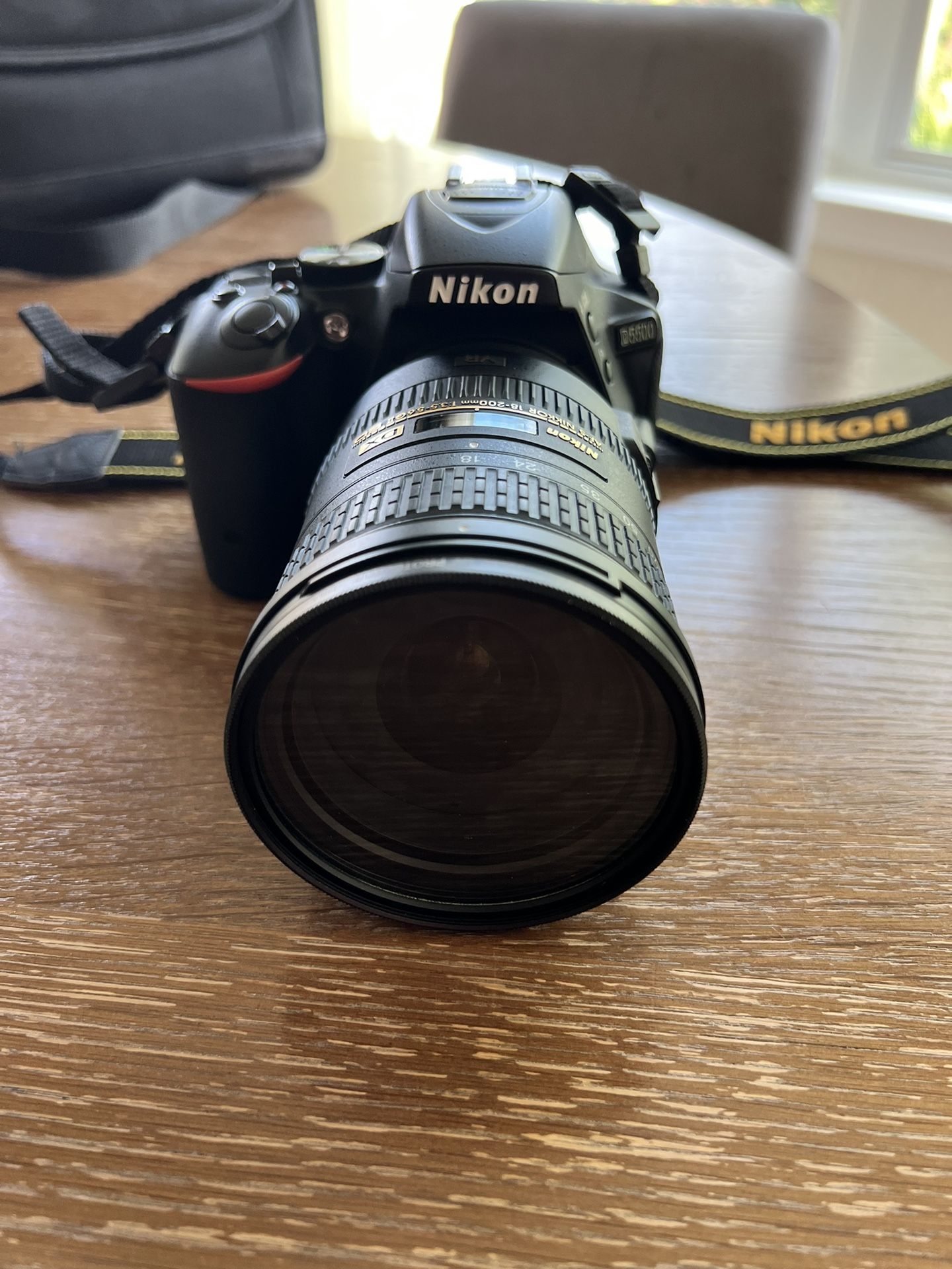 Nikon D5500 Camera w/ 18-200mm Lense
