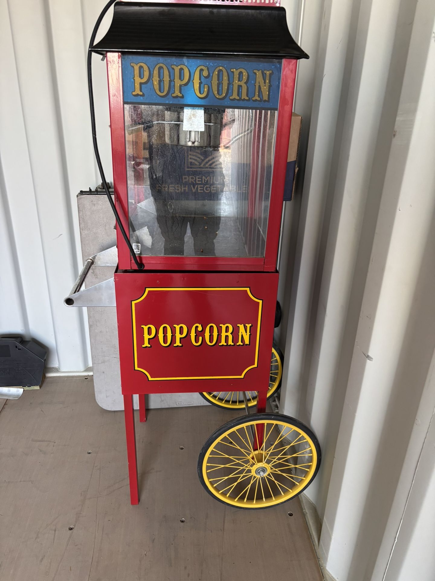 Popcorn Machine. Hardly Used $80