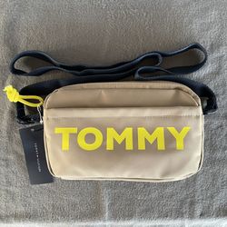 New Tommy Hilfiger Cory II Nylon Camera Beige Crossbody Bag Zip Logo Strap NWT