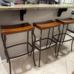 Set Of 3 Backless Countertop Bar Stools 
