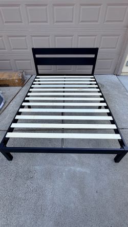 Classic Bed Frame with Headboard - Black