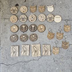 Magnets .pins  Key Chains Decoration