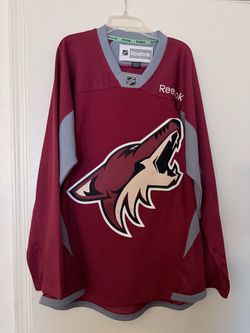 Coyotes jersey- small