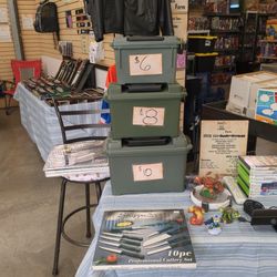 Field / Accessory Box / Can