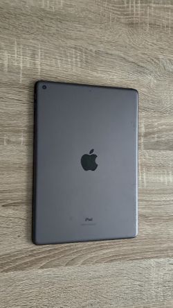 Apple iPad 9th Gen (64GB, Wi-Fi) – Excellent Condition + Case