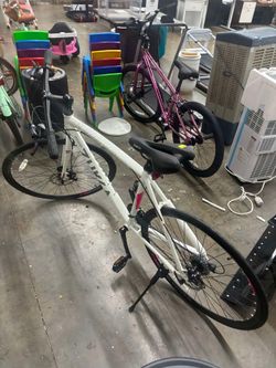 24-Speed Men's Urban Bicycle, Hybrid Bicycle with Disc Brake, 700C Road Bike, White