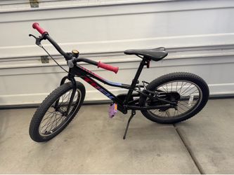 Trek Girls 20in bike