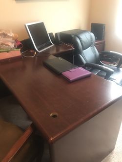 Executive Desk Set