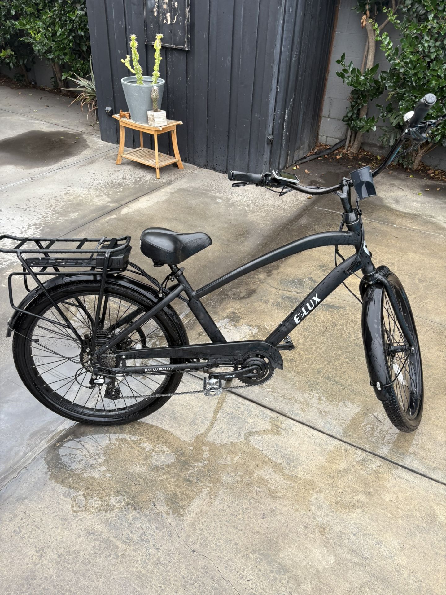 2016 E-Lux E bike (Newport Beach Cruiser)