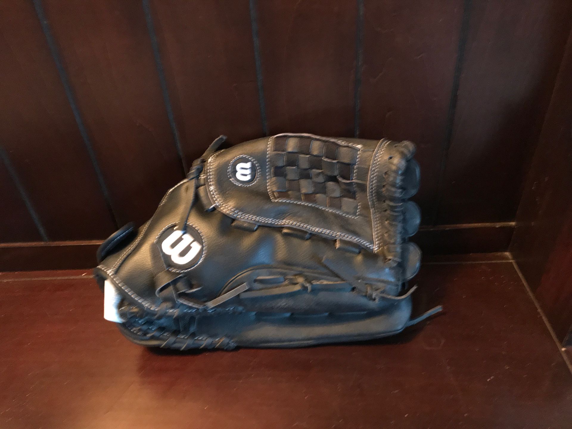 Baseball glove