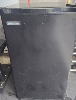 Mini fridge