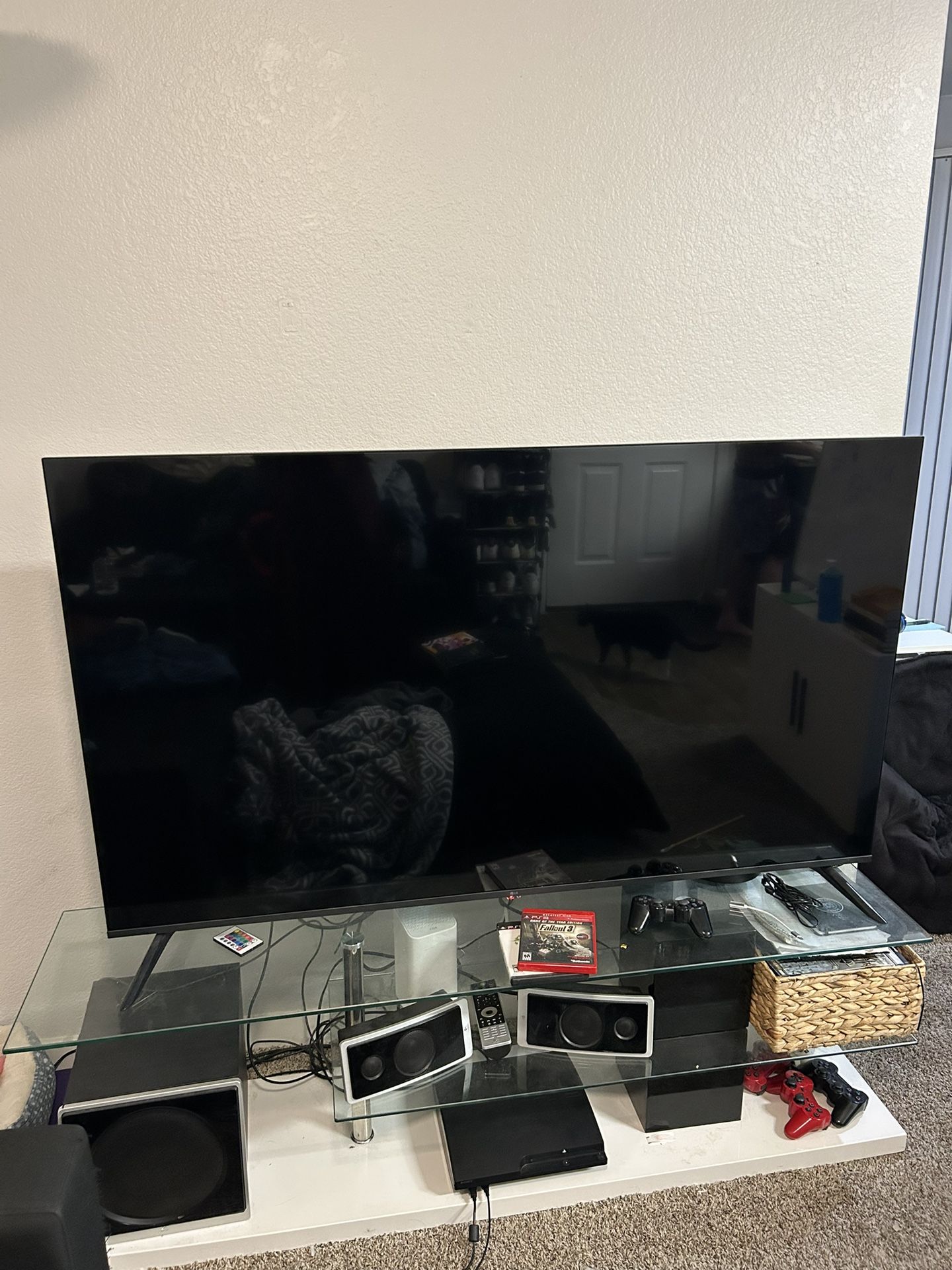 LG ThinQ 4k TV;  65’