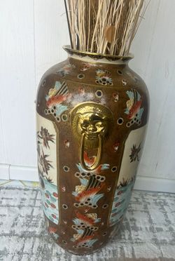 Oriental-style vase