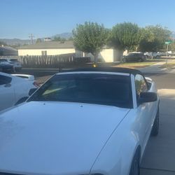 2005 Ford Mustang  