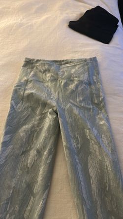 Lululemon leggings size 4
