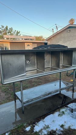 Commercial sink