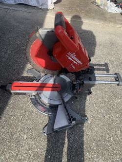Milwaukee 12” Blede M18 Miter Saw Sliding