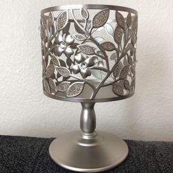 Dogwood Pedestal 3-Wick Candle Holder