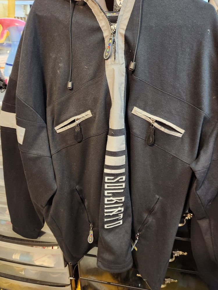 Sweatshirt