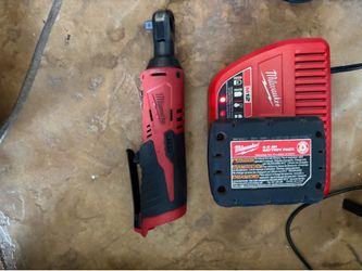 Milwaukee M12 3/​8 in.​ Ratchet
