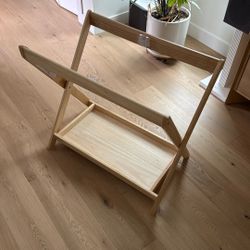 Free Uppababy Bassinet Holder. Excellent Condition 