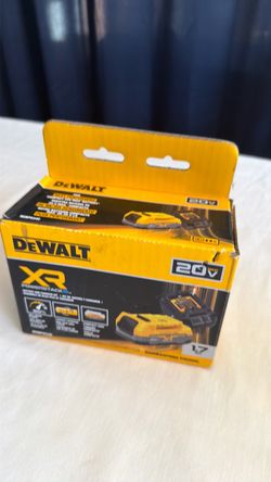 DeWalt 20V MAX XR Powerstack Battery 1.7 Starter Kit  NEW