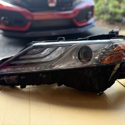 2018 Toyota Camry Xse Headlights 