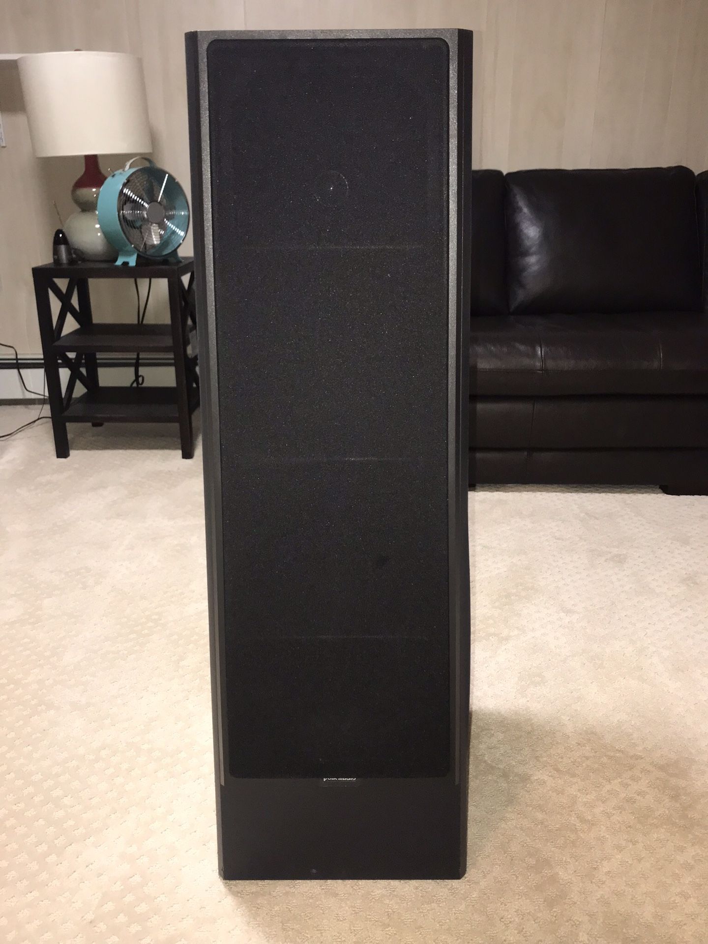 2x Polk Audio LS50 tower speakers in good condition. All drivers are in excellent working condition.