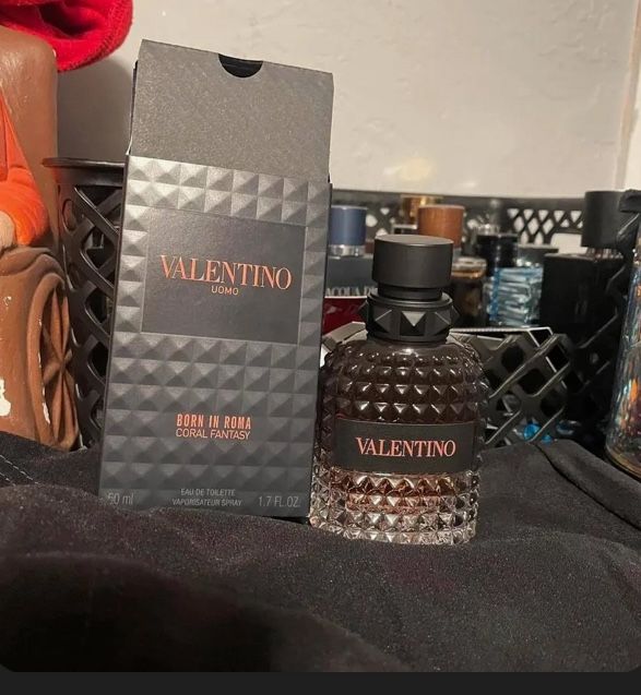 Valentino Born In Roma Coral Fantasy