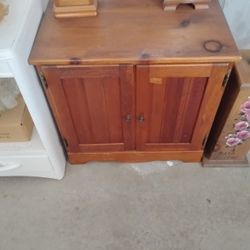 End table/night stand/tv stand 