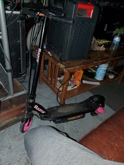 Razor Core E90 Electric Scooter
