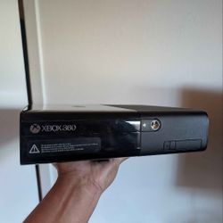 Xbox 360 E w/ 250GB HDD And 320GB Ext HDD 
