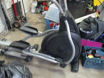 Used Spirit C Series CE 800 ELLIPTICAL Self Generated -67116-1