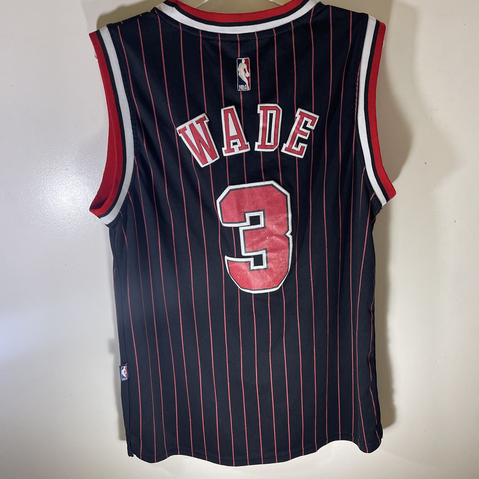 Dwayne Wade #3 Adidas Large Chicago Bulls NBA Jersey for Sale in Mesa, AZ -  OfferUp