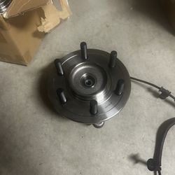 BRAND NEW 2018-2020 4x4 F150 WHEEL HUBS/BEARINGS
