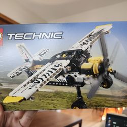 Lego Technic bush plane 42198 brand new never opened in box