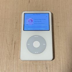 iPod Model:A1136 30GB 5thGen Wht Tested Bad Headphone Jack Good Battery Read Blw 