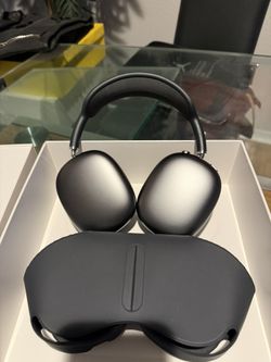 Apple AirPods Max 1st Gen Space Grey Case and Box