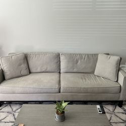 Ethan Allen Couch w/pillows 