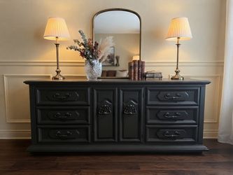 Vintage Thomasville Dresser : Buffet : Credenza - local delivery available