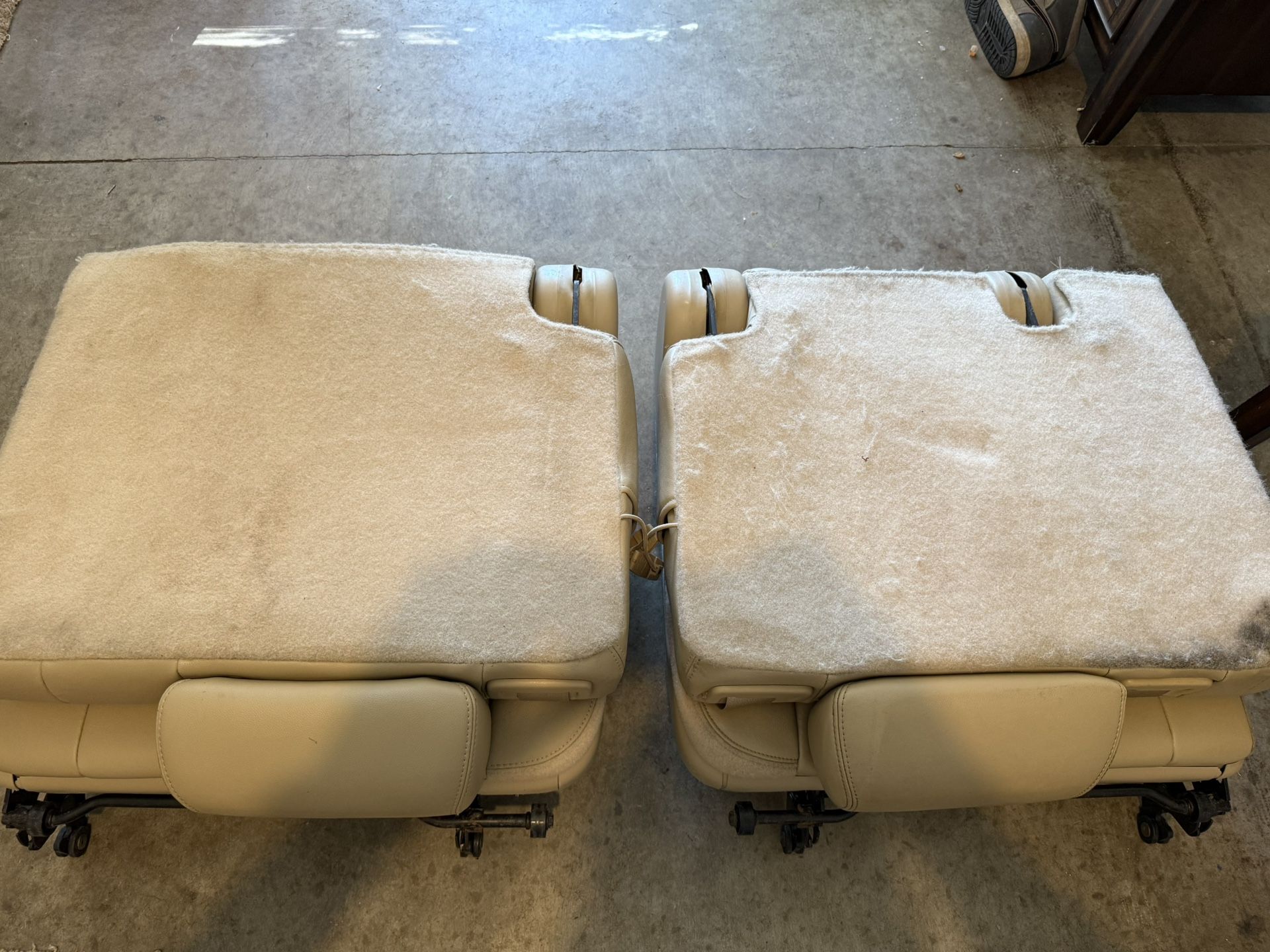 OEM Factory 3rd-Row Seats – 2007-2014 Chevy Tahoe / Suburban / Yukon – LTZ Cashmere Leather – Excellent Condition