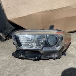 2016 2017 2019 2019 2020 Toyota Tacoma LED Headlight Headlamp Lh Left Driver Side Original Used OEM