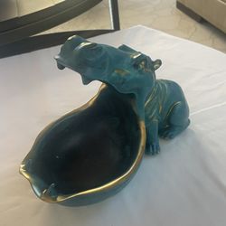 Hippo Sculpture 