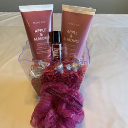Mother’s Day Gift Basket 16