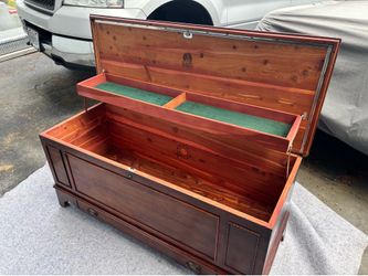 Vintage Lane Hope Chest
