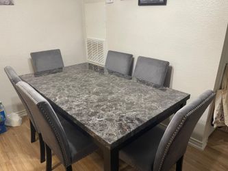 Dining Table+6Chairs (Like New)