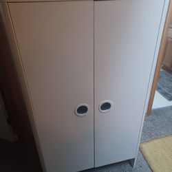 STORAGE ARMOIRE/CHEST