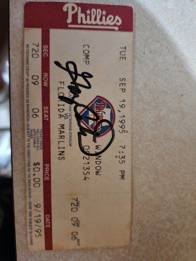 Gary carter Autograph