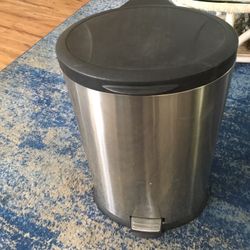 New Large Garbage Can
